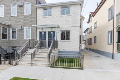 Main picture of 5754 63rd St