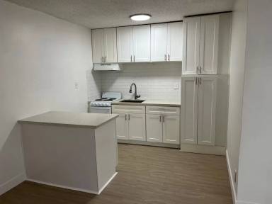 Main picture of 7356 Haskell Ave