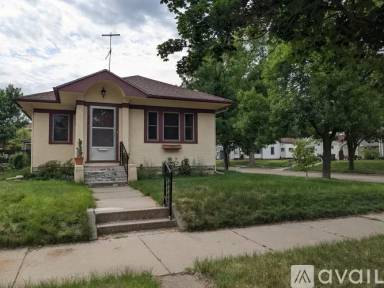 Main picture of 402 22nd St S