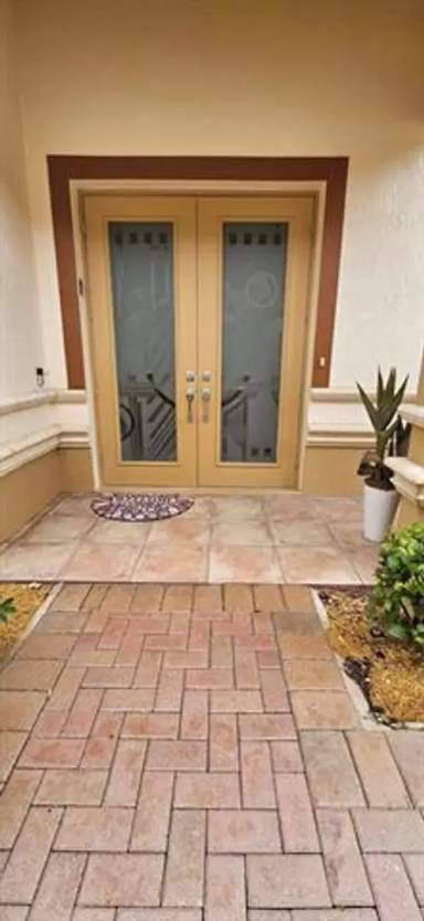 Main picture of 16117 Emerald Estates Dr