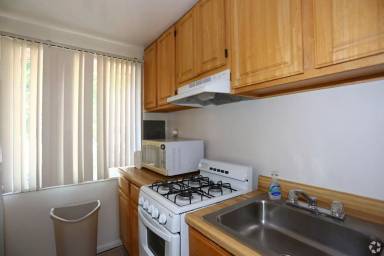 Main picture of 2821 Mathews St