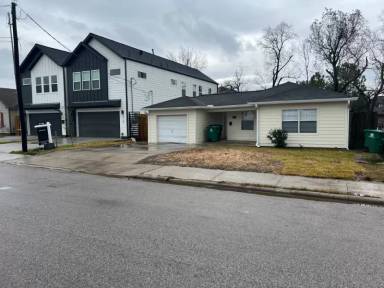 Main picture of 3715 Dreyfus St