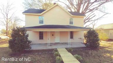 Main picture of 103 S Inman Ave