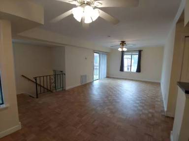 Main picture of 17 Newport Ct