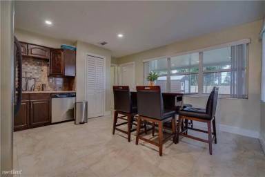 Main picture of 9413 SW 51st Pl