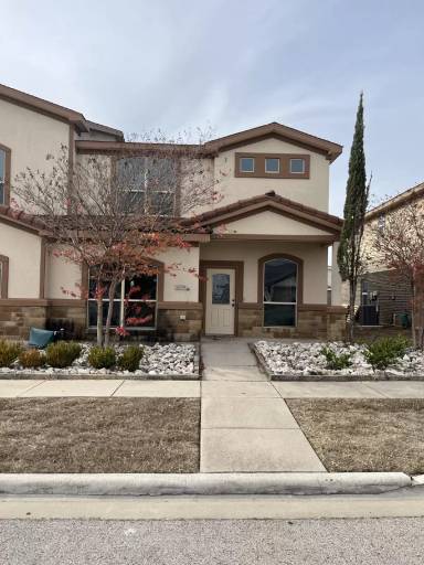 Main picture of 6701 University Village Way