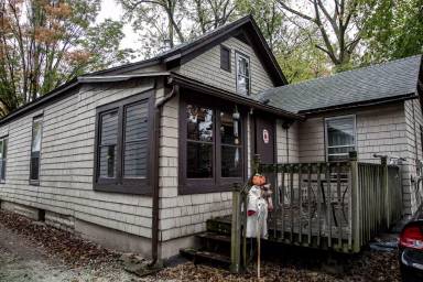 Main picture of 703 W High St