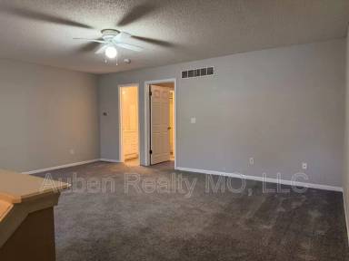 Main picture of 5646 N Anita Ave