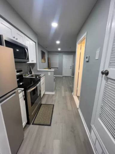 Main picture of 1029 W Baltimore St