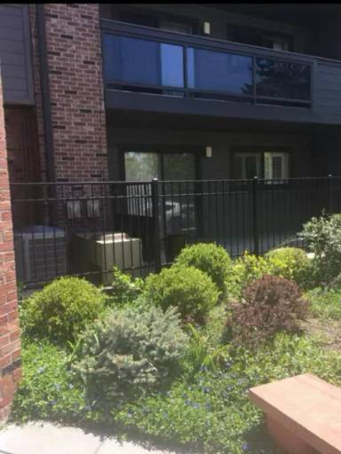 Main picture of 350 Detroit St