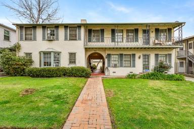 Main picture of 646 Orange Grove Ave