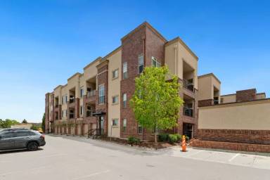 Main picture of 305 Inverness Way S