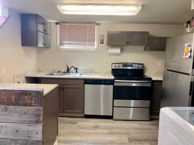 Main picture of 300 W Colorado St