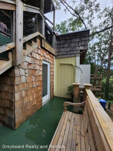 Main picture of 72 Logan Cir