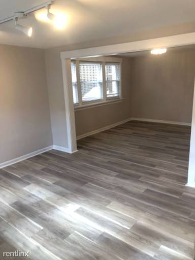 Main picture of 2422 W Warner Ave