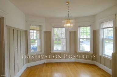 Main picture of 23 Broadway St