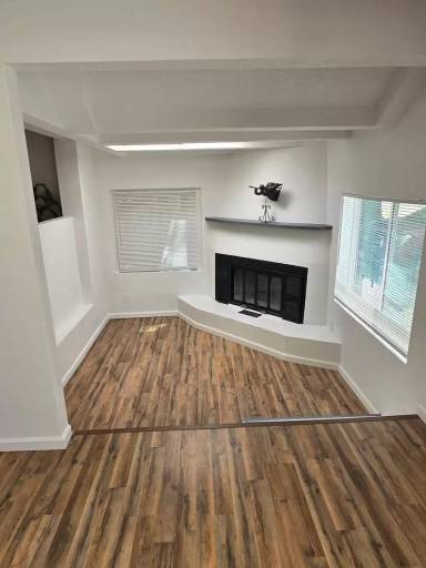Main picture of 1040 Columbia Dr NE