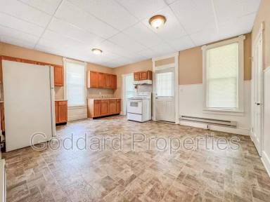 Main picture of 132 W Baltimore St