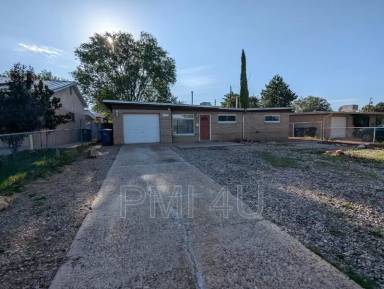 Main picture of 2900 Parsifal St NE