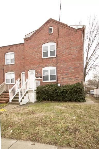 Main picture of 7239 Holabird Ave