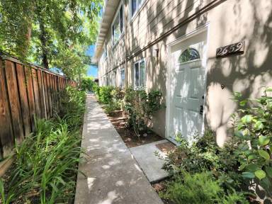 Main picture of 2631 2639 Alma St
