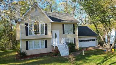 Main picture of 70 Parkman Trl