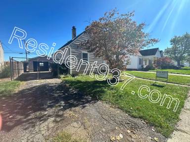 Main picture of 2132 E Bataan Dr