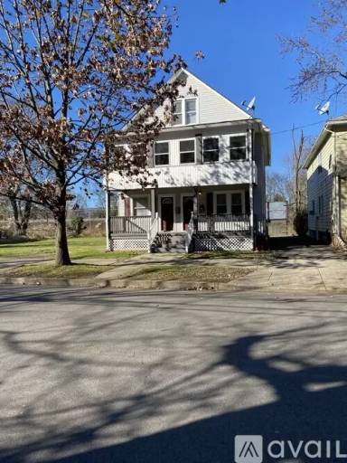 Main picture of 73 3rd Ave