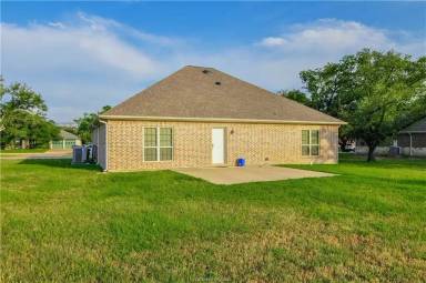 Main picture of 1005 Dominik Dr