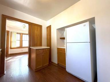 Main picture of 1440 S 90th St
