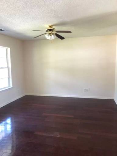 Main picture of 130 Finn Cir
