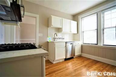 Main picture of 292 Harvard St