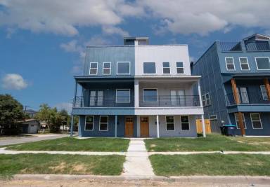 Main picture of 3200 Forest Park Blvd