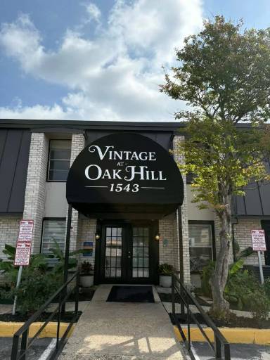 Main picture of Vintage at Oak Hill