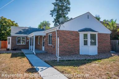 Main picture of 1580 Trenton St