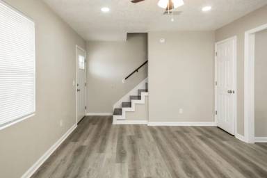 Main picture of 301 Fireman St