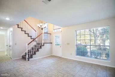 Main picture of 11 Treadwell Ct