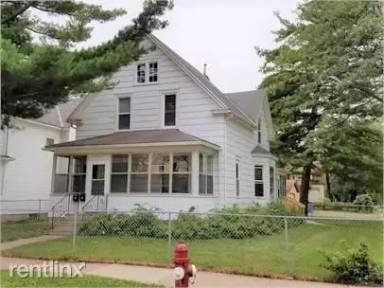 Main picture of 4049 DuPont Ave N