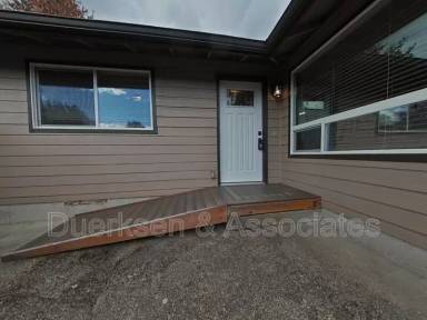 Main picture of 3288 NE Lancaster St
