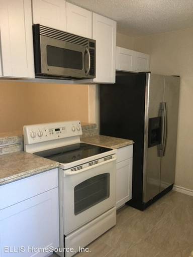 Main picture of 204 Samuel Blvd
