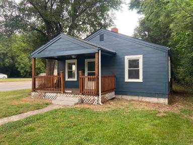 Main picture of 1474 N Summit Ave