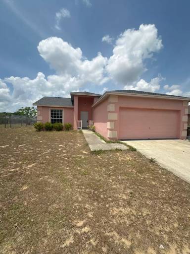 Main picture of 250 Arlington Loop