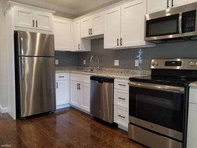 Main picture of 41 W Walnut Park