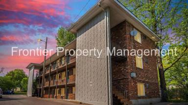 Main picture of 3320 Greenwood Blvd