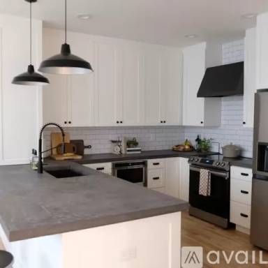 Main picture of 250 Carolina Ave