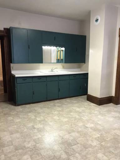 Main picture of 616 N Broadway Ave