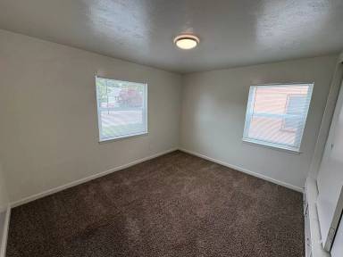 Main picture of 315 W Kaweah Ave