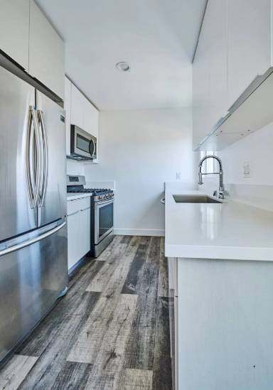 Main picture of 1333 W 36th Pl