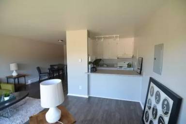 Main picture of 4700 35th Ave S