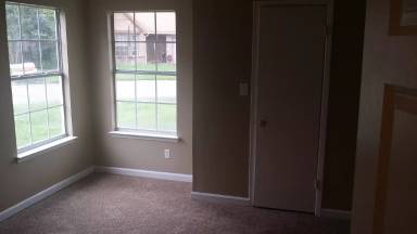 Main picture of 3029 Yorktown Cir